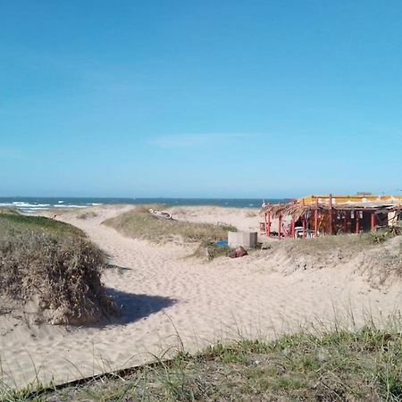 كابو بولونيو Calavera Beach Hostel المظهر الخارجي الصورة
